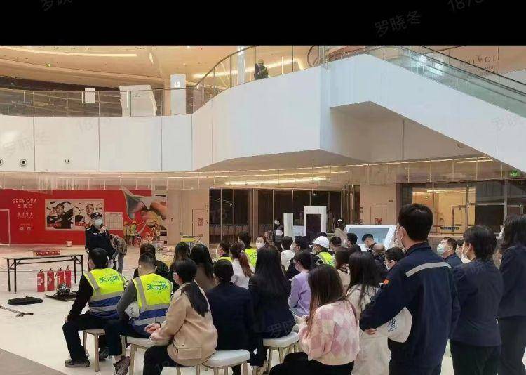 华为手机尾插接触不良
:守护人民群众“钱袋子” 罗湖警方开展年末反诈骗宣传活动-第1张图片-太平洋在线下载